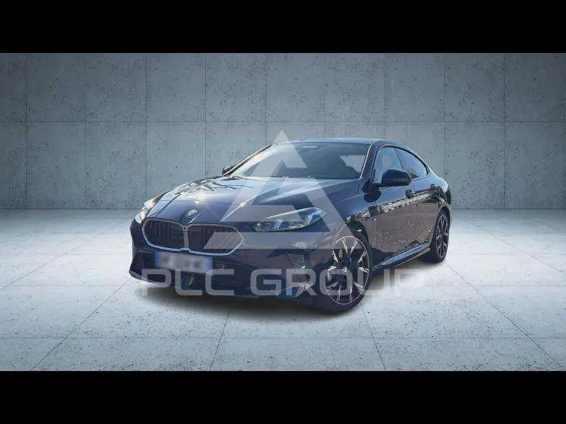 2025 BMW 220