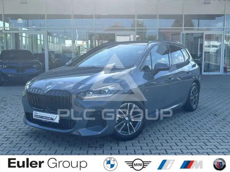 2025 BMW 220