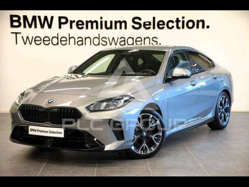2025 BMW 220