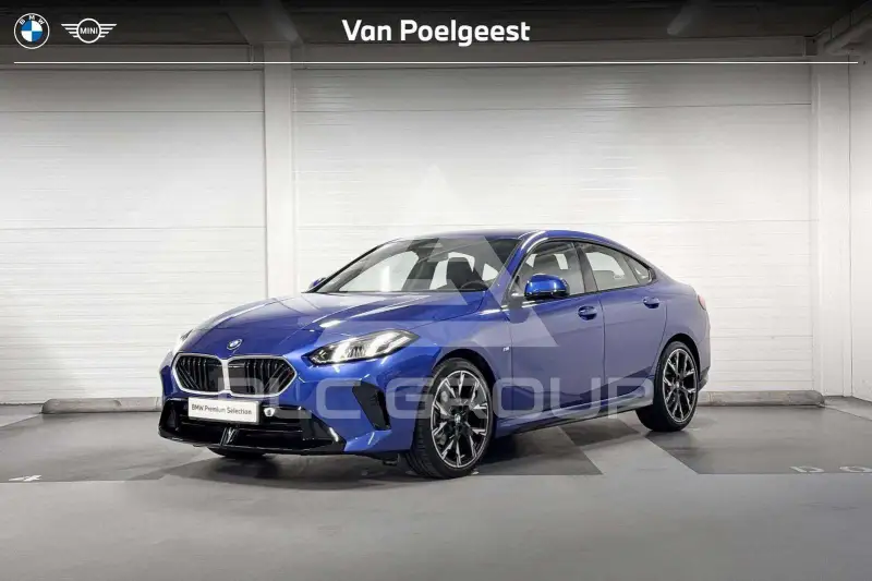 2025 BMW 220
