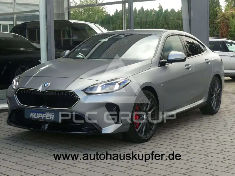2025 BMW 220