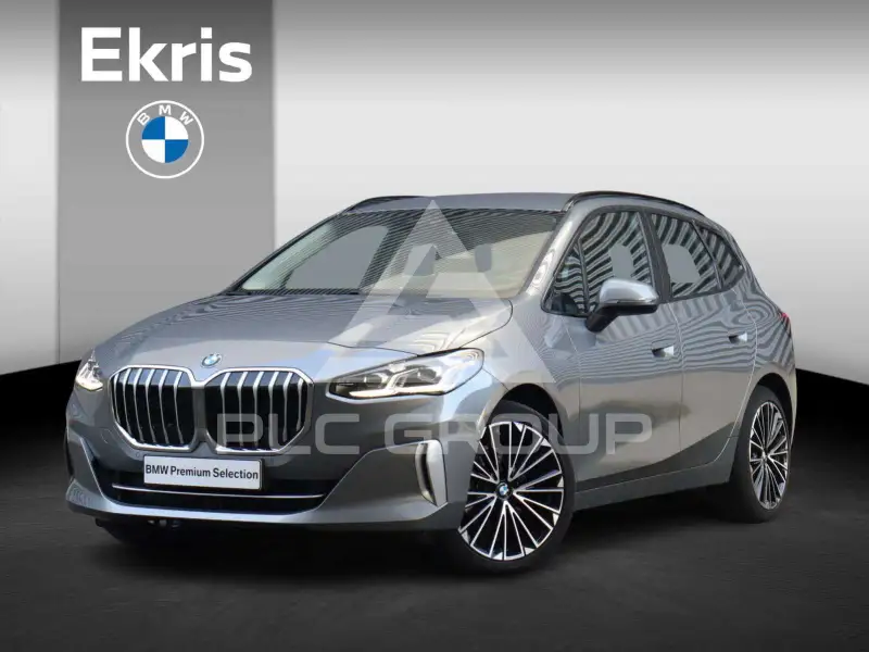 2025 BMW 220