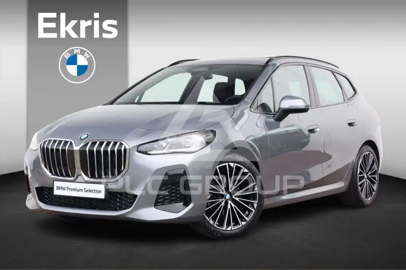 2025 BMW 220