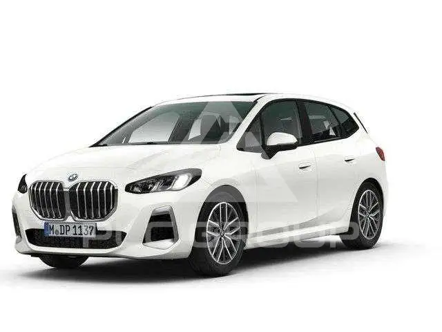 2025 BMW 220