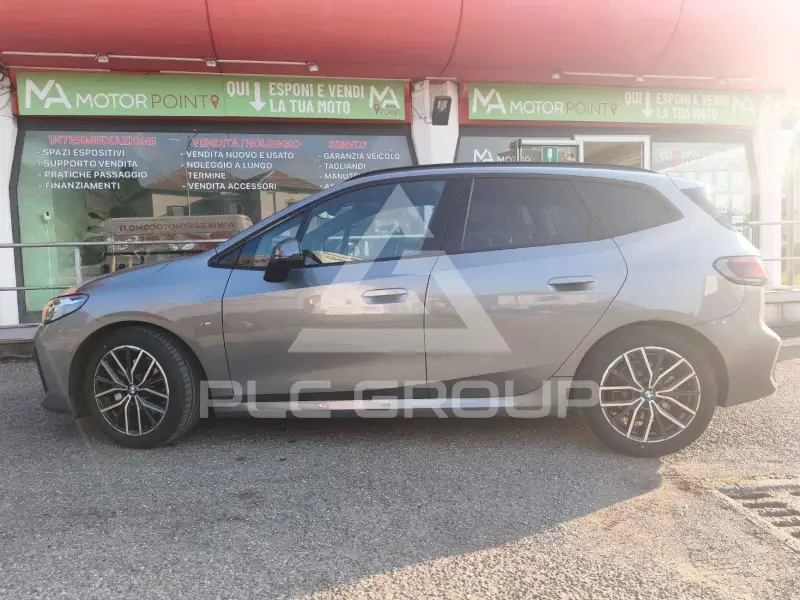 2025 BMW 220