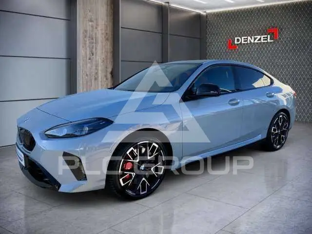 2025 BMW 220