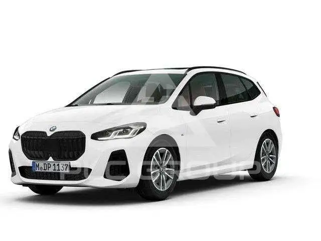 2025 BMW 220