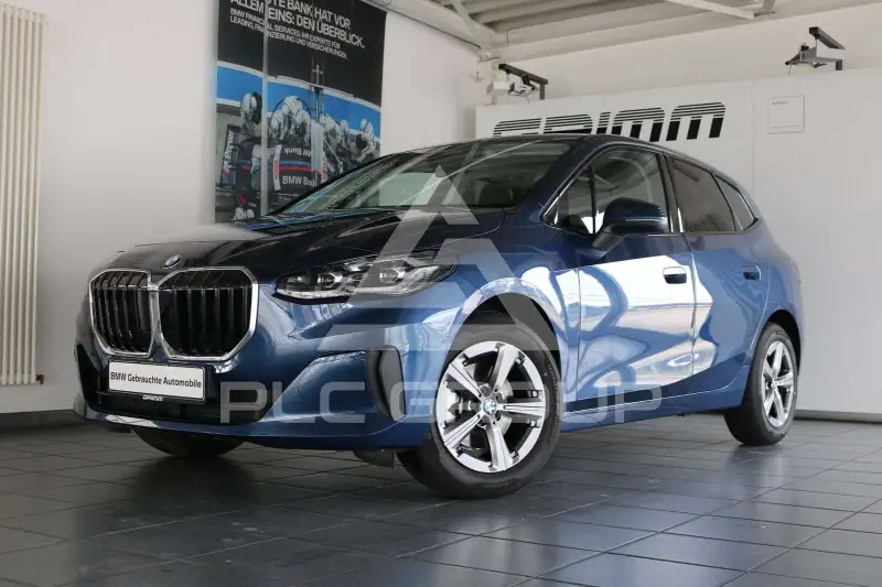 2025 BMW 220