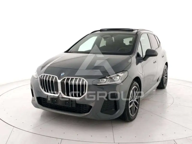 2025 BMW 225