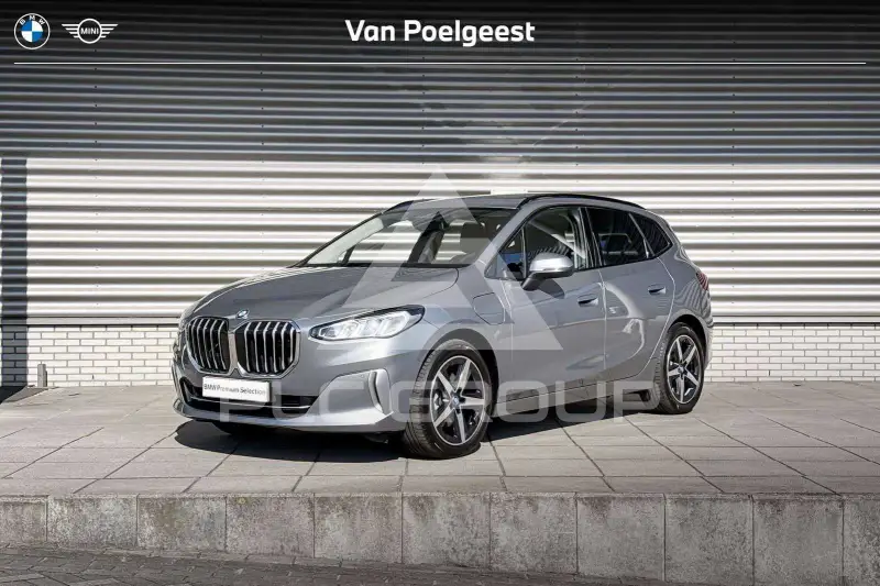 2025 BMW 225