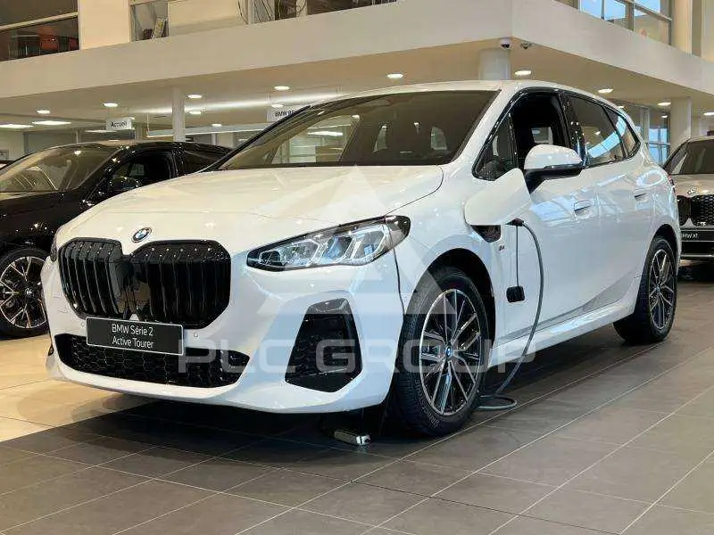 2025 BMW 225