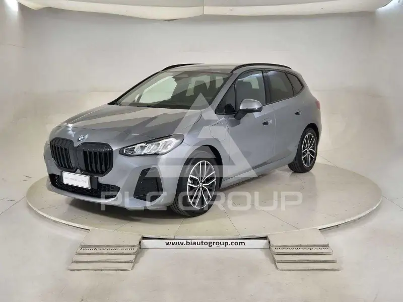2025 BMW 225