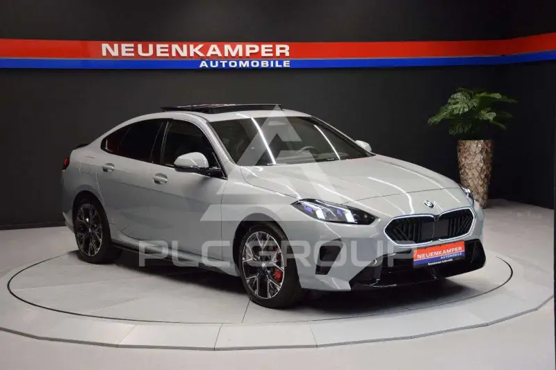 2025 BMW 220
