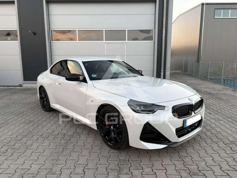 2025 BMW 240M