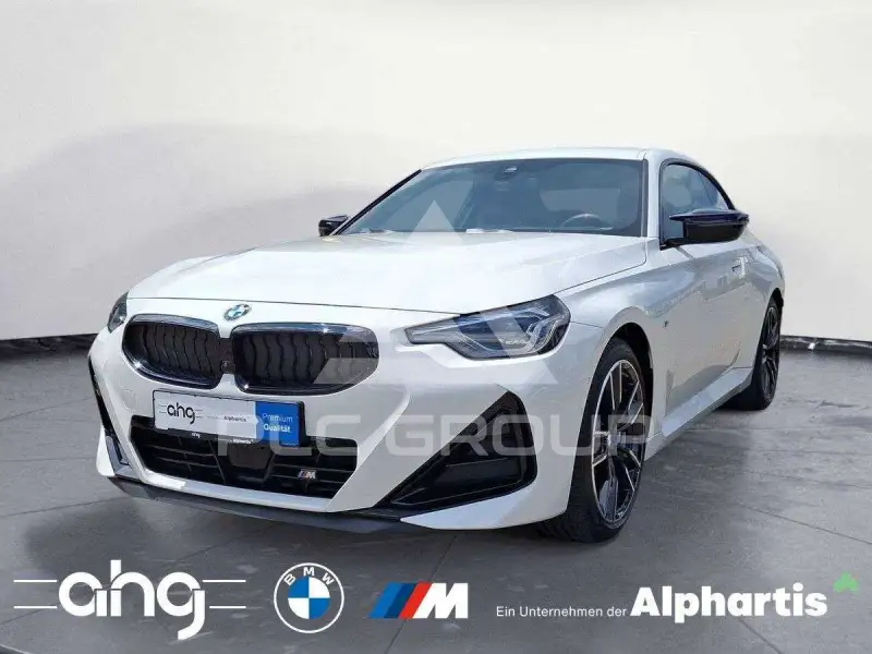 2025 BMW 240M