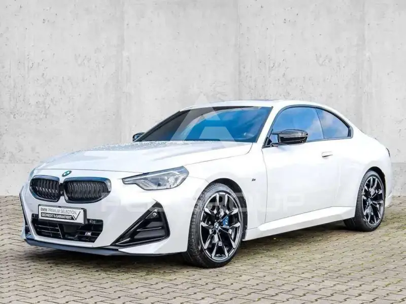 2025 BMW 240M