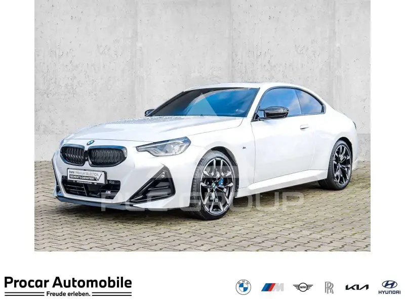 2025 BMW 240M