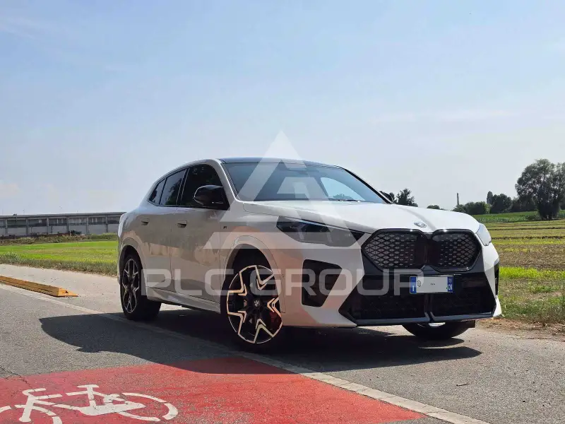 2025 BMW iX