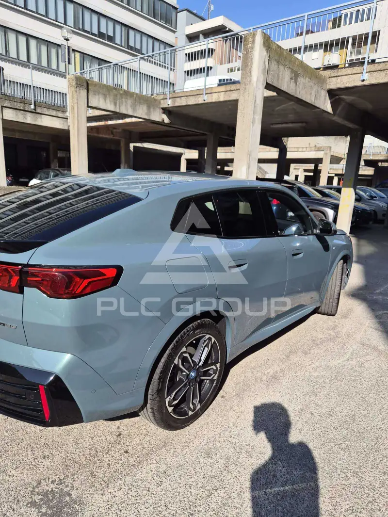 2025 BMW iX