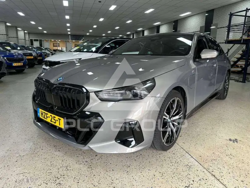 2025 BMW 530