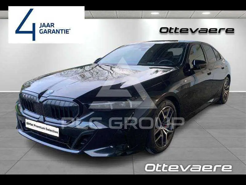 2025 BMW 530