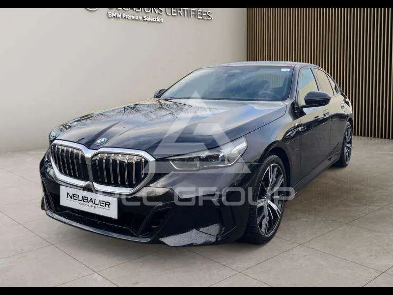 2025 BMW 530