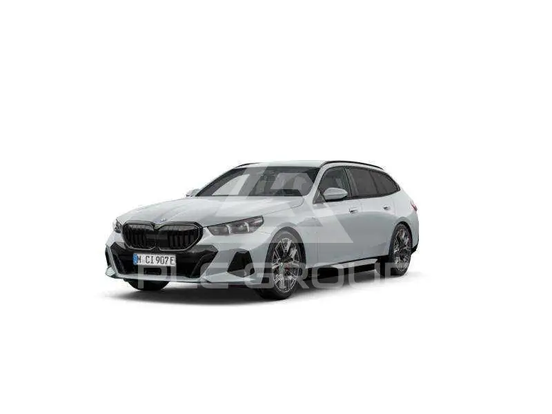 2025 BMW 530