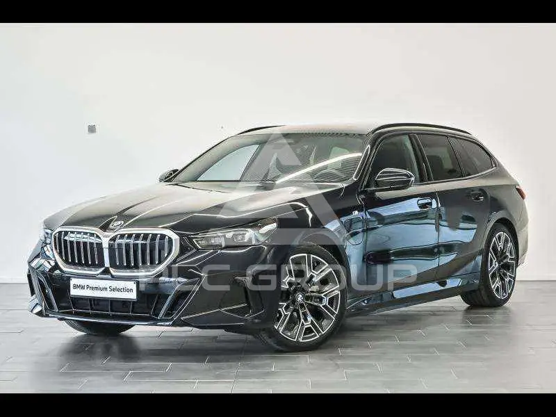2025 BMW 530