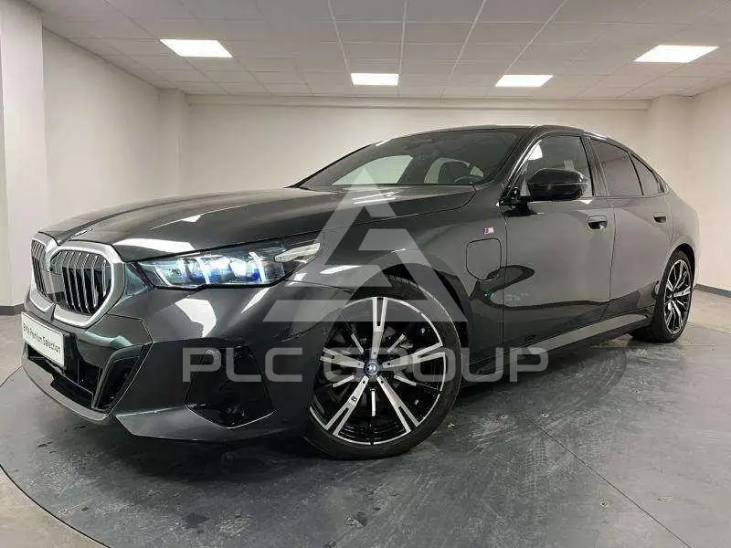 2025 BMW 530