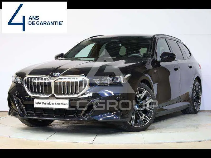 2025 BMW 530