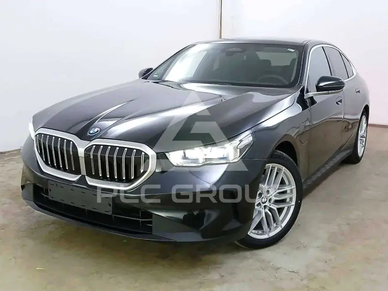2025 BMW 530