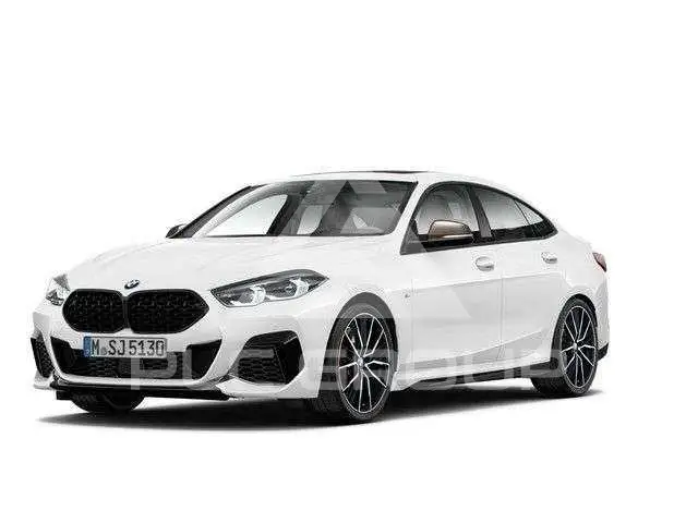 2025 BMW 235