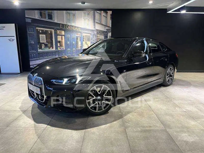 2025 BMW 528