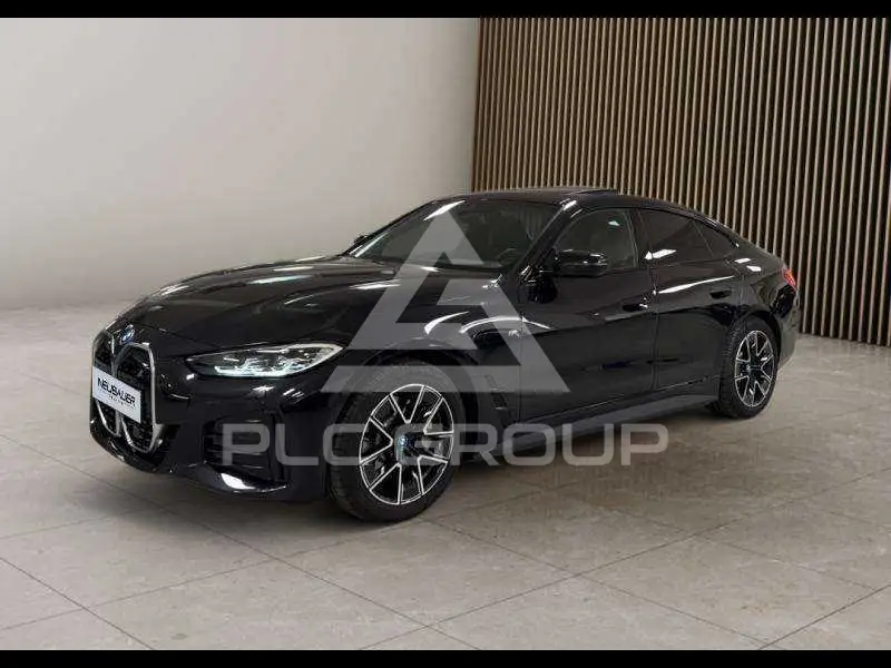 2025 BMW 528