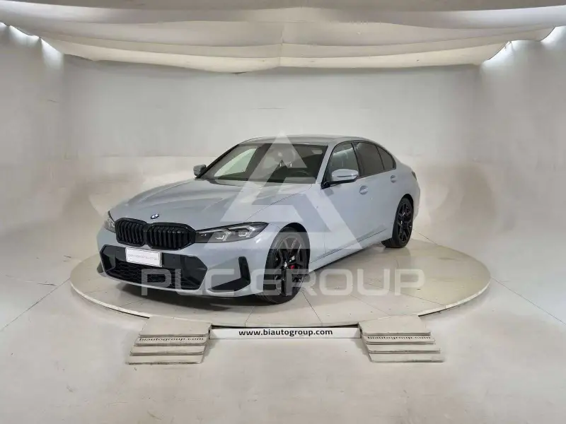 2025 BMW 320