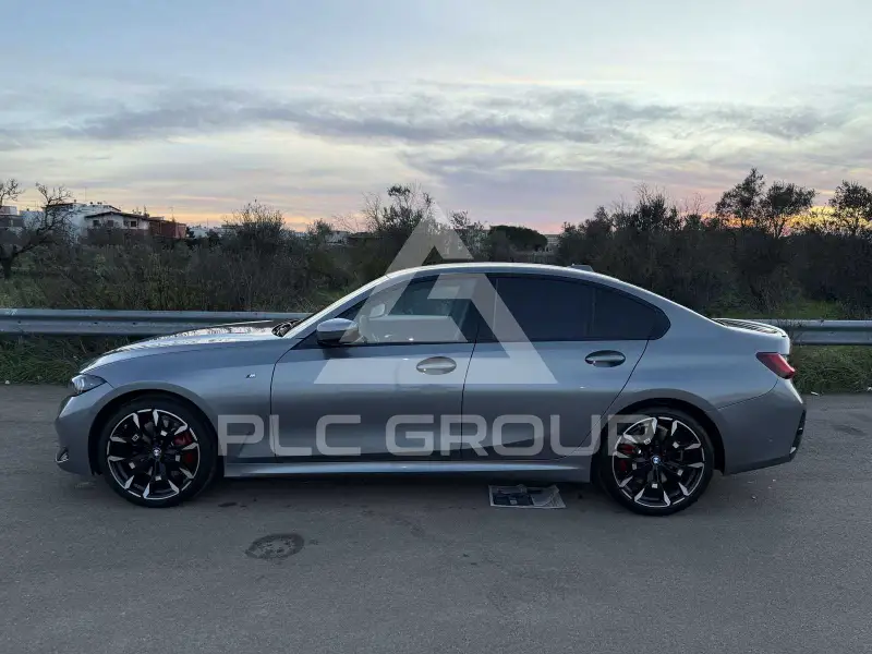 2025 BMW 320