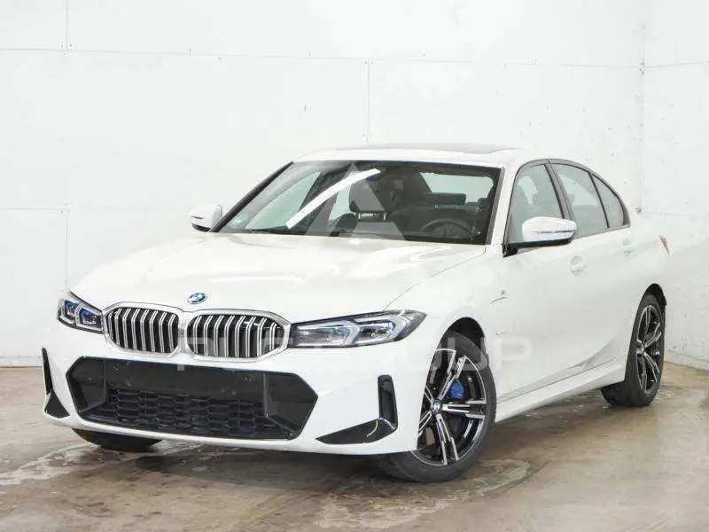 2025 BMW 330