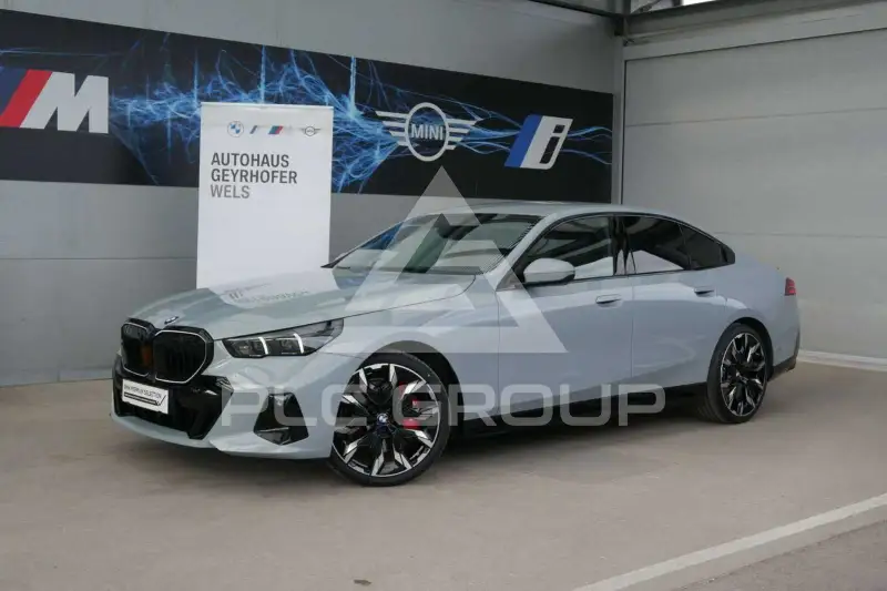 2025 BMW 540