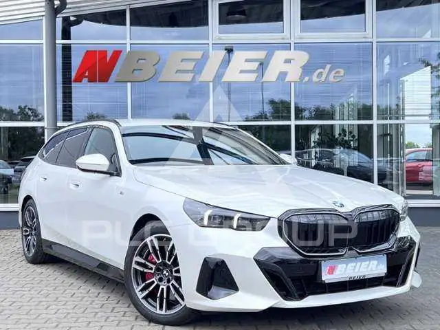 2025 BMW 540