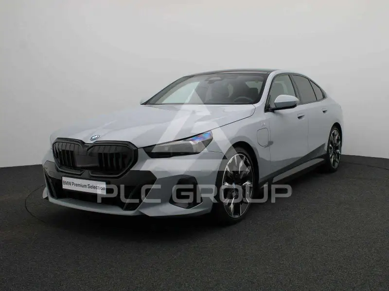 2025 BMW 540