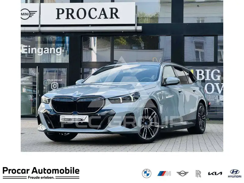 2025 BMW 550