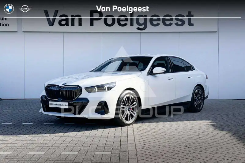 2025 BMW 550