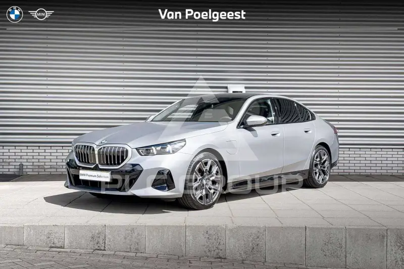 2025 BMW 550