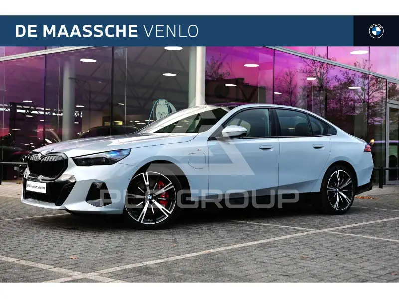 2025 BMW 550