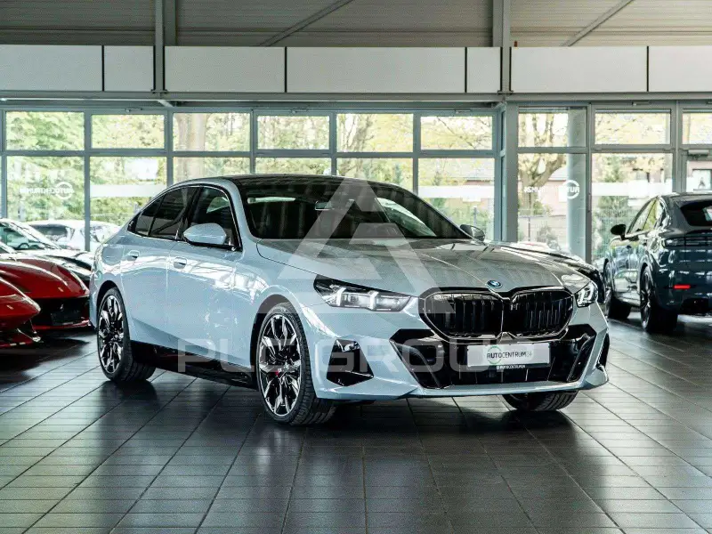 2025 BMW 550