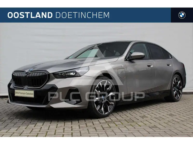 2025 BMW 550
