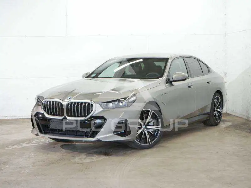 2025 BMW 550