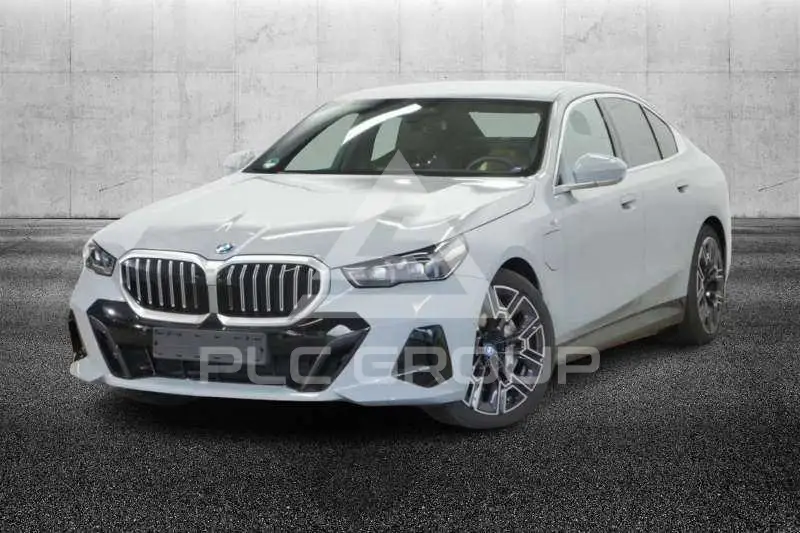 2025 BMW 550