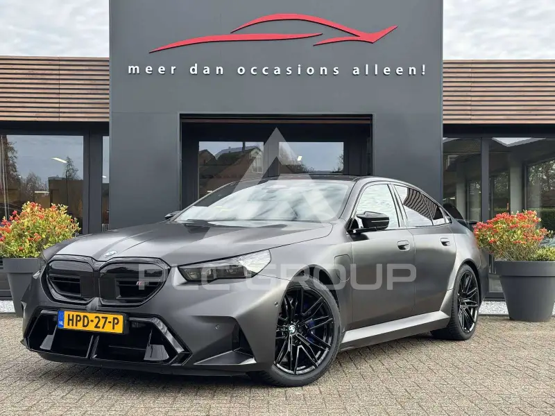 2025 BMW M5