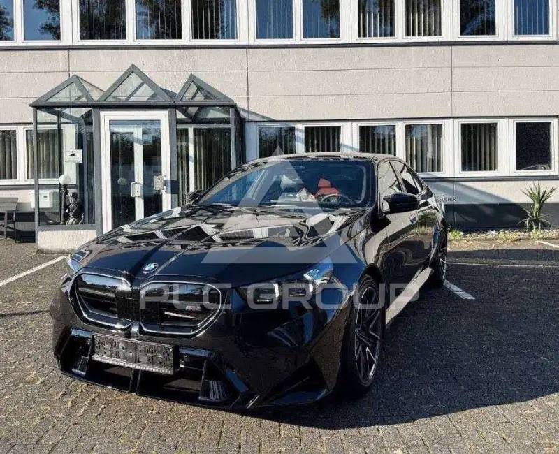 2025 BMW M5